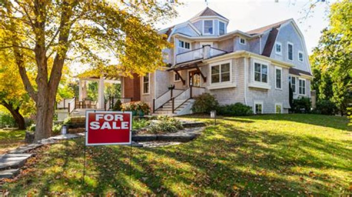 Can I sell my house without my spouses signature in Florida?