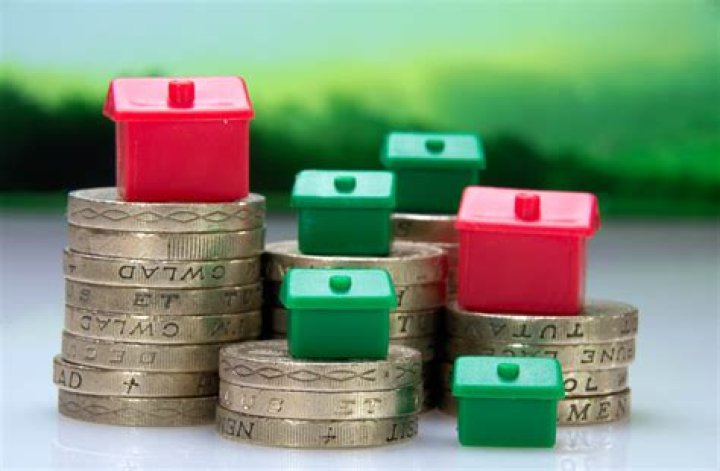 Can you sell properties in Monopoly?