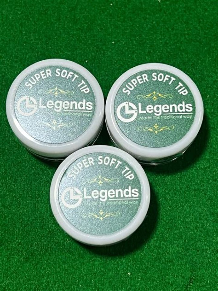 Do pros use hard or soft cue tips?